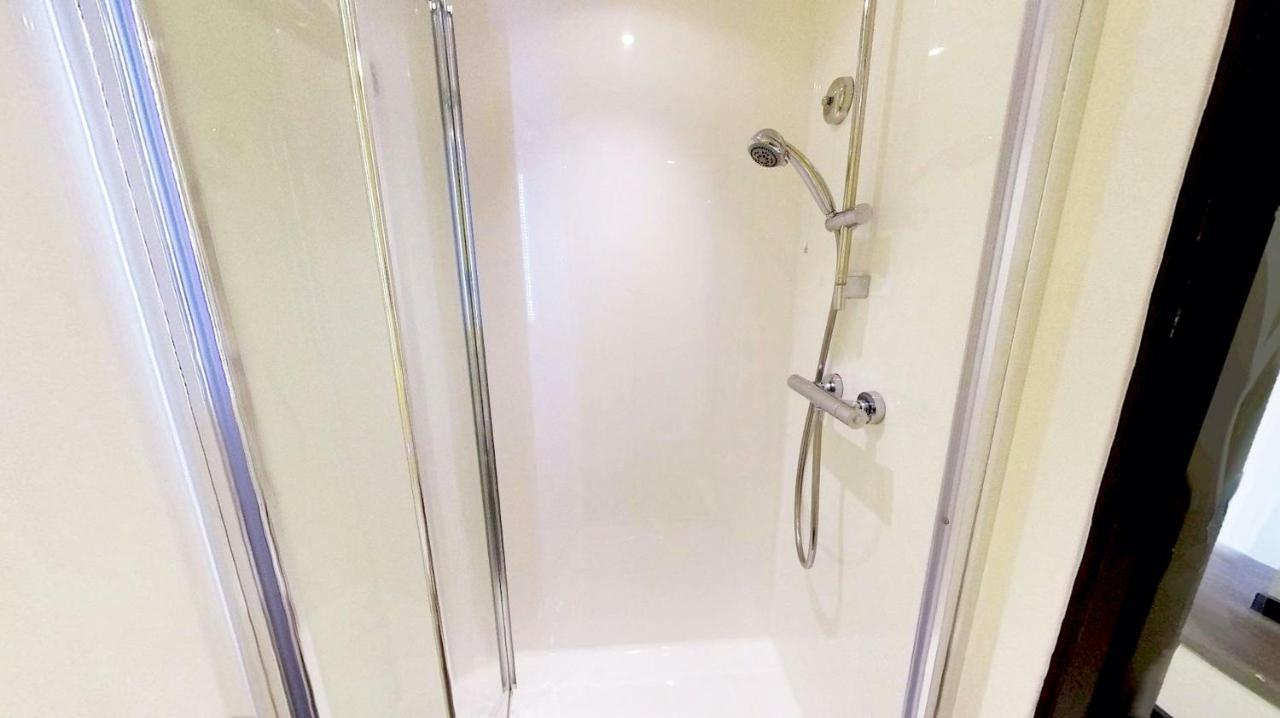 Vibrant Ensuite Rooms, London - Sk Luaran gambar